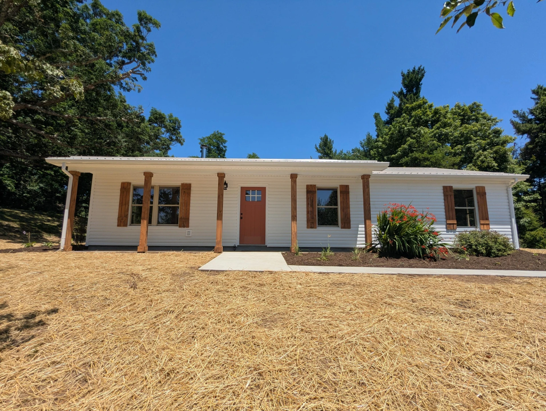 8926 Valley DR SE - Photo 11