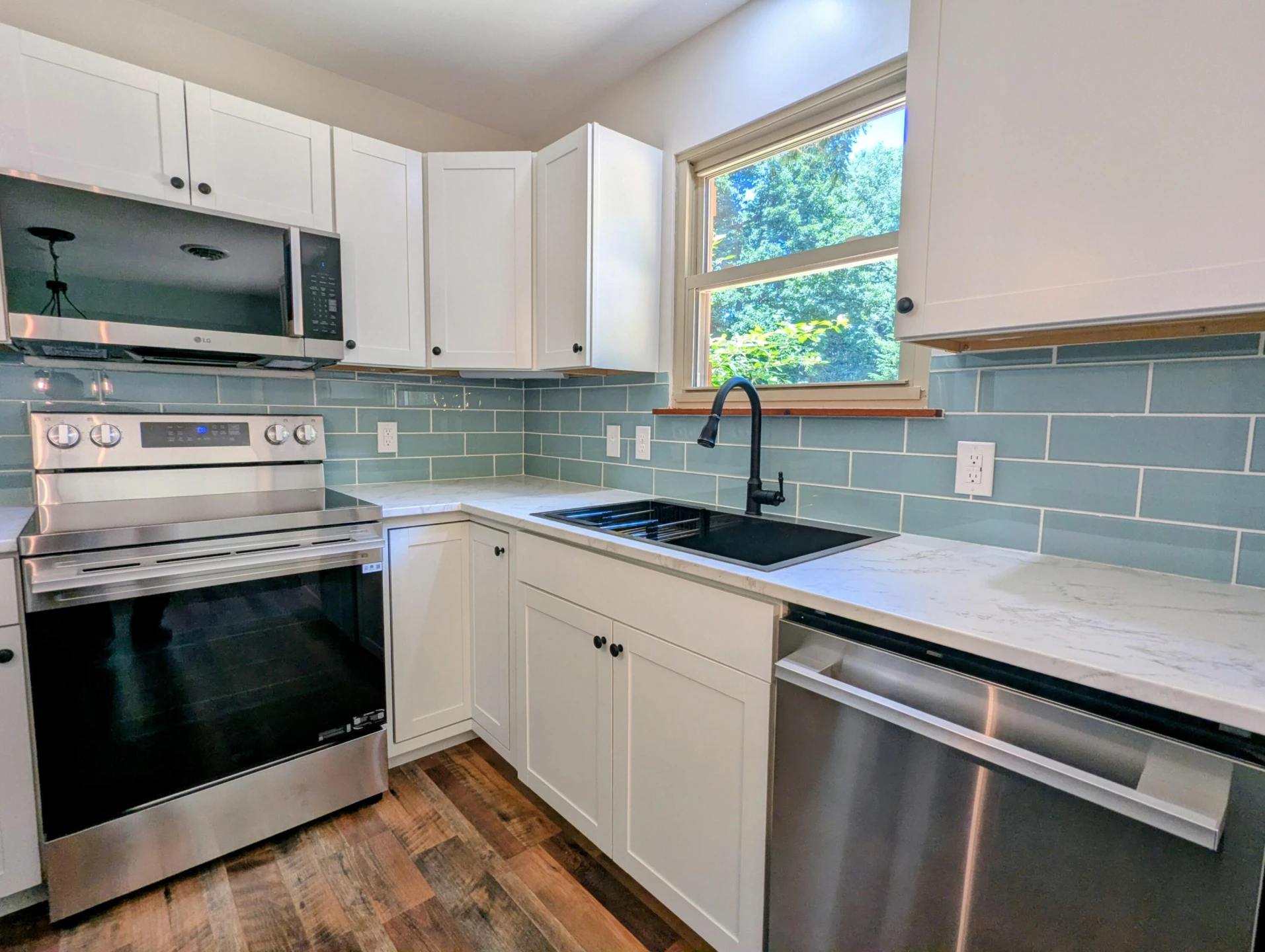8926 Valley DR SE - Photo 18