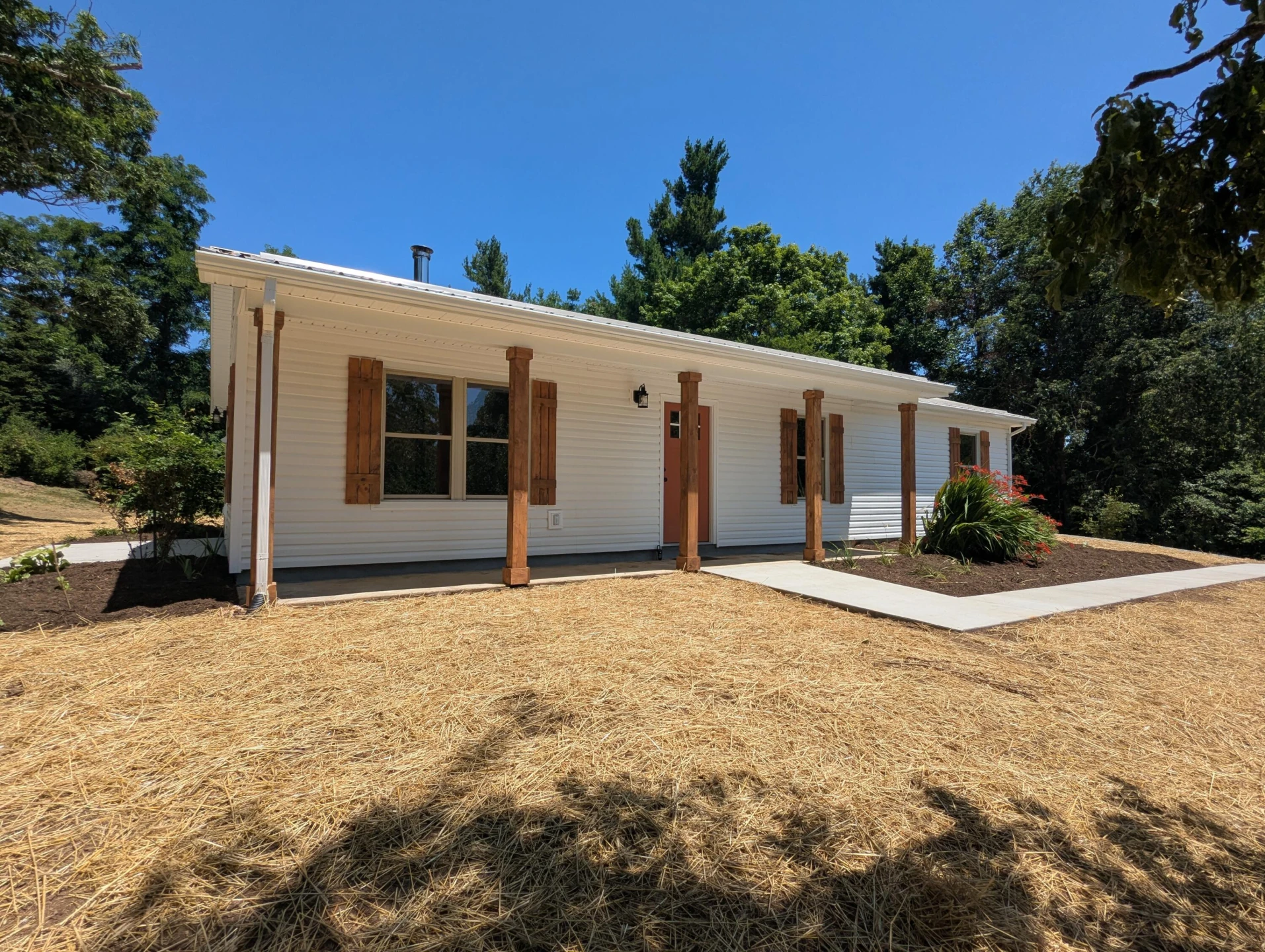 8926 Valley DR SE - Photo 3