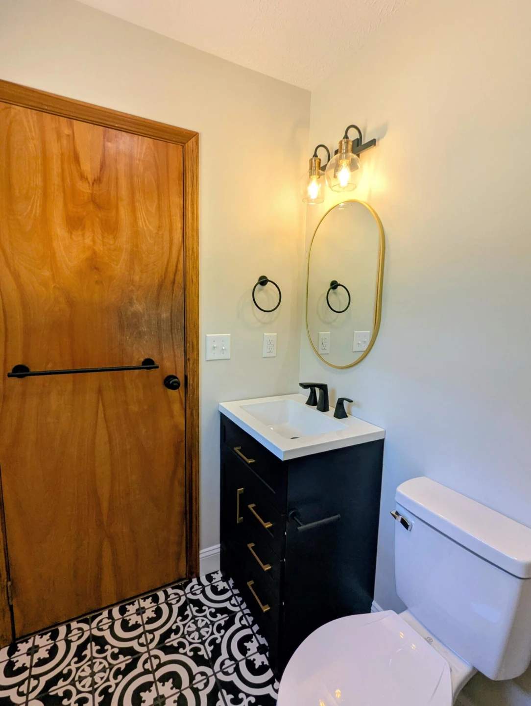 8926 Valley DR SE - Photo 31