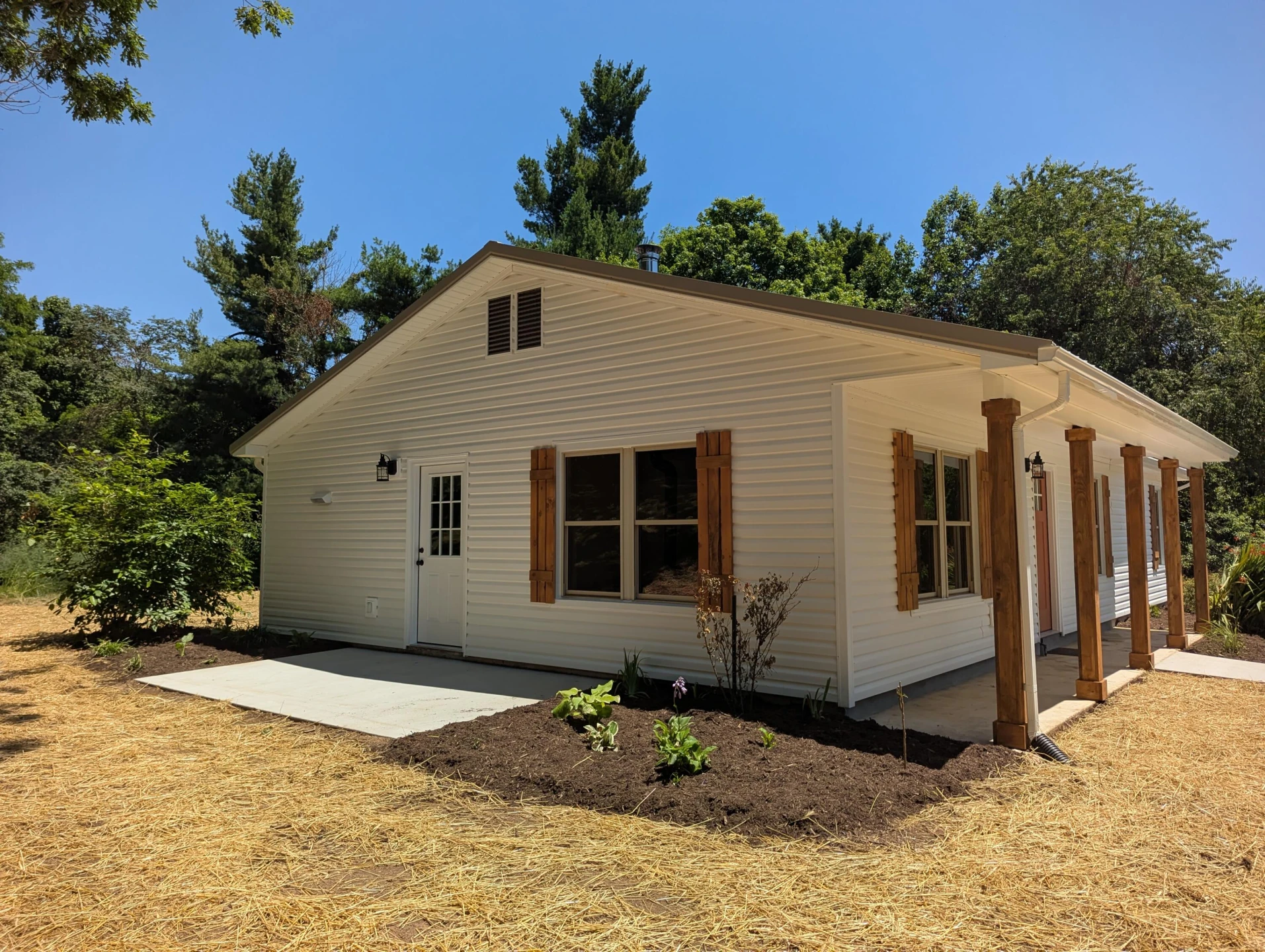 8926 Valley DR SE - Photo 4
