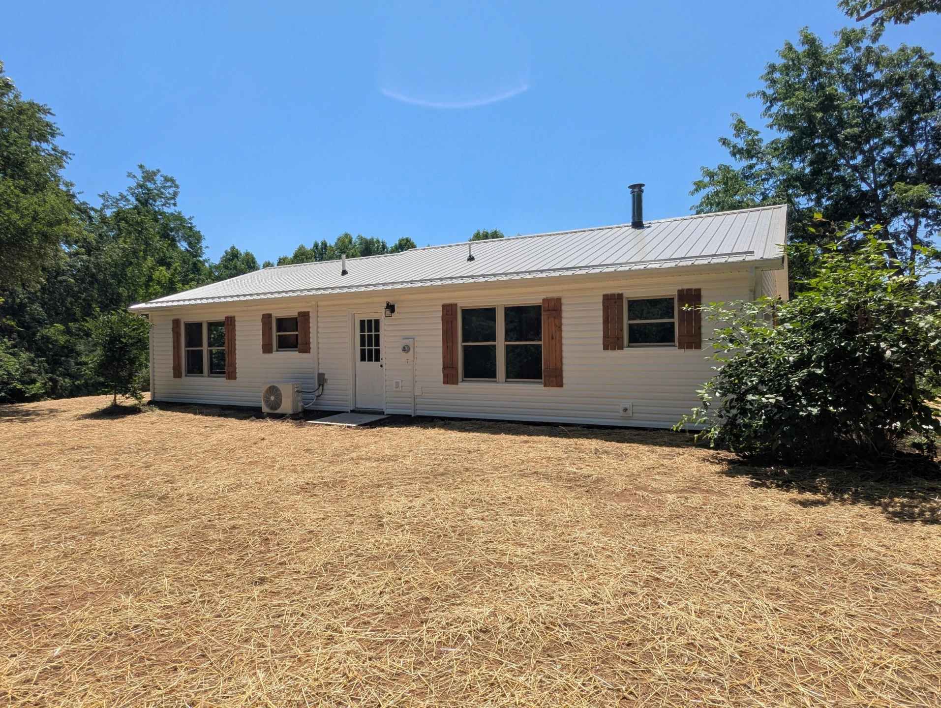 8926 Valley DR SE - Photo 5