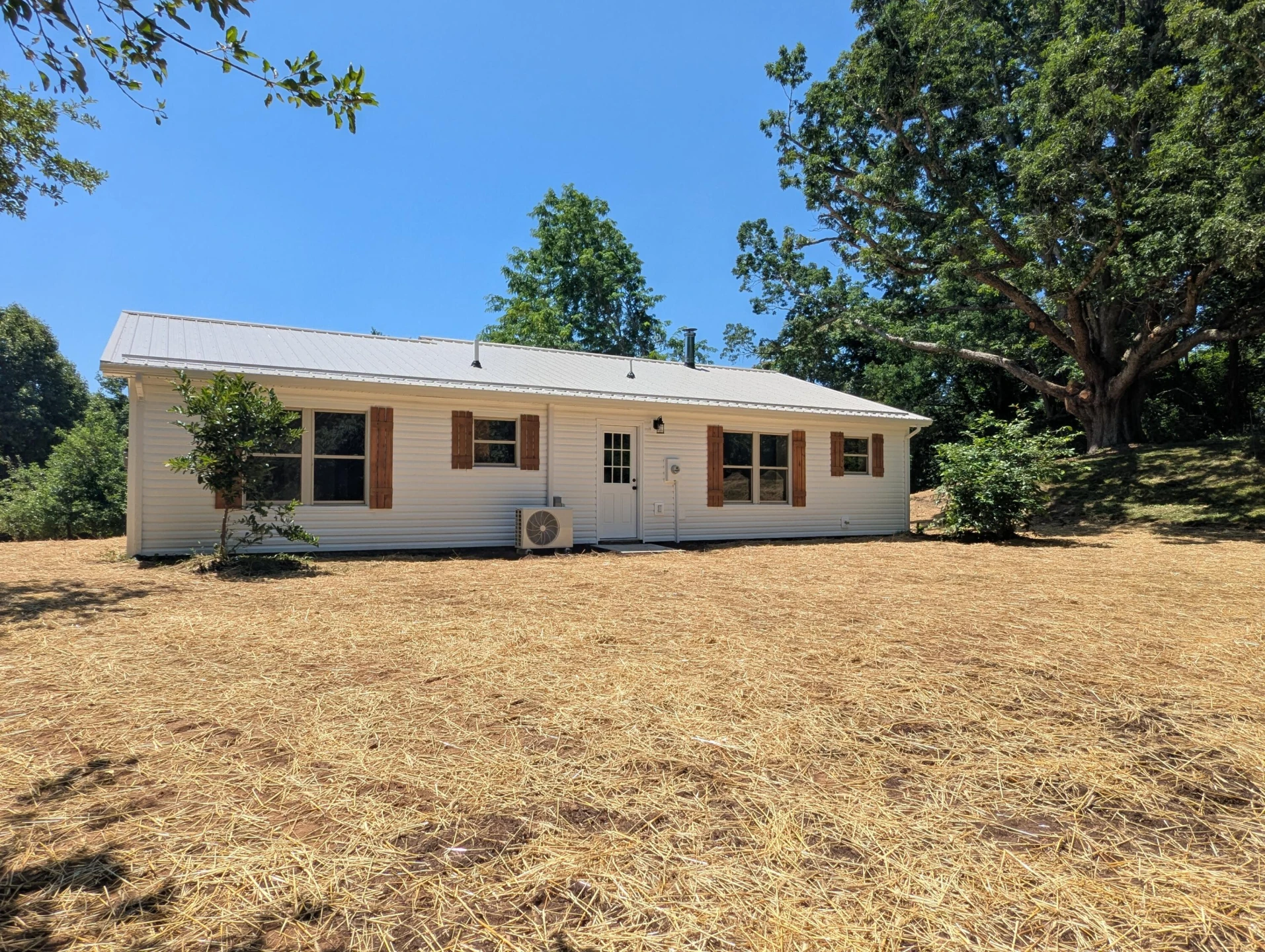 8926 Valley DR SE - Photo 7