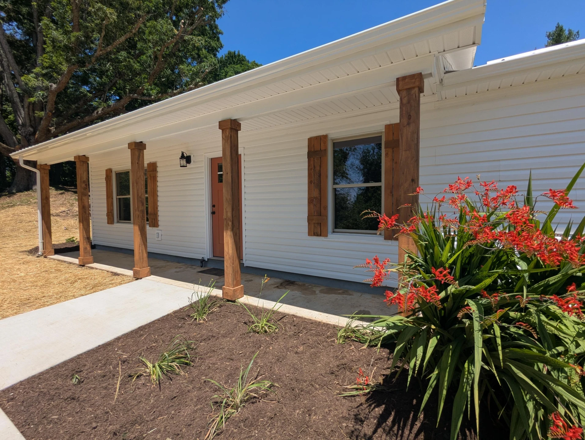 8926 Valley DR SE - Photo 9