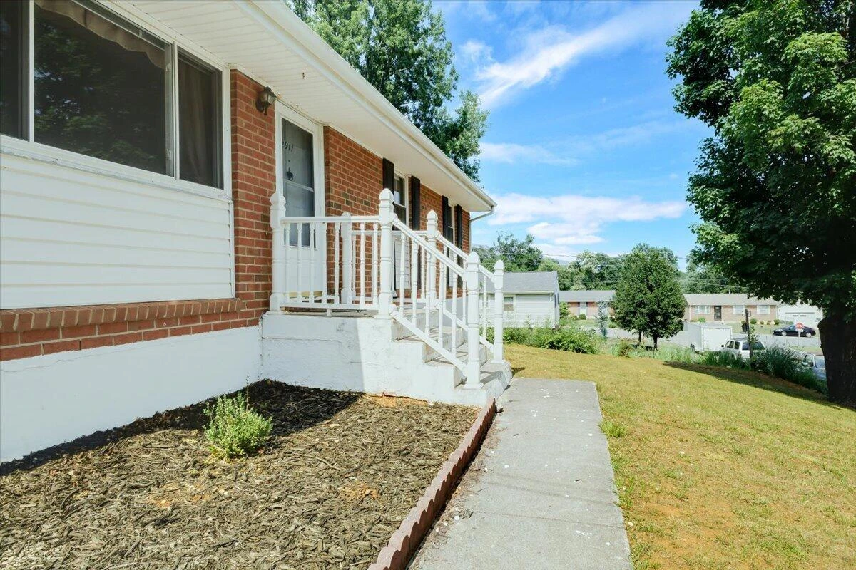 2911 Bent Tree CIR - Photo 3