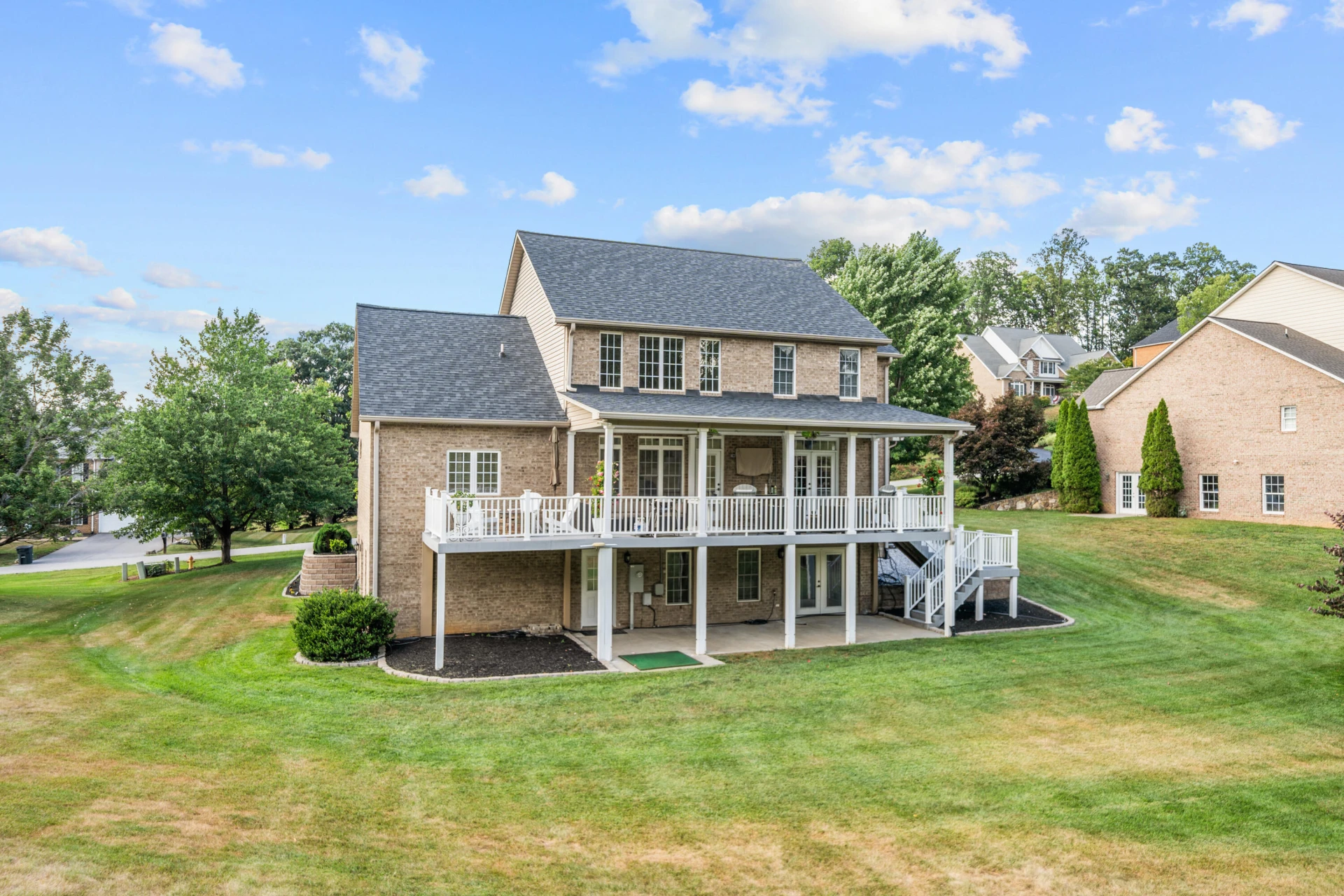 154 Butler CT - Photo 4