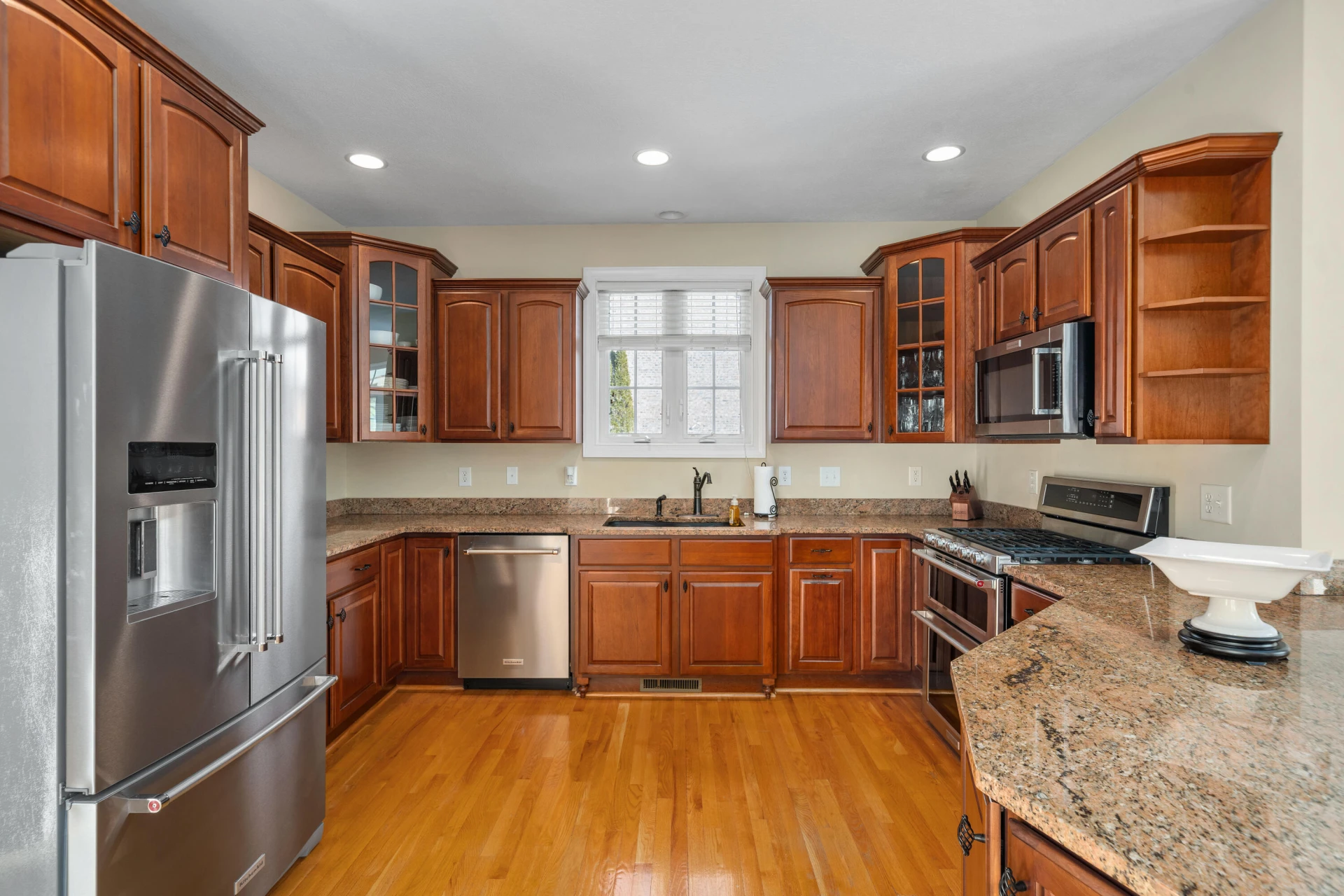 154 Butler CT - Photo 8