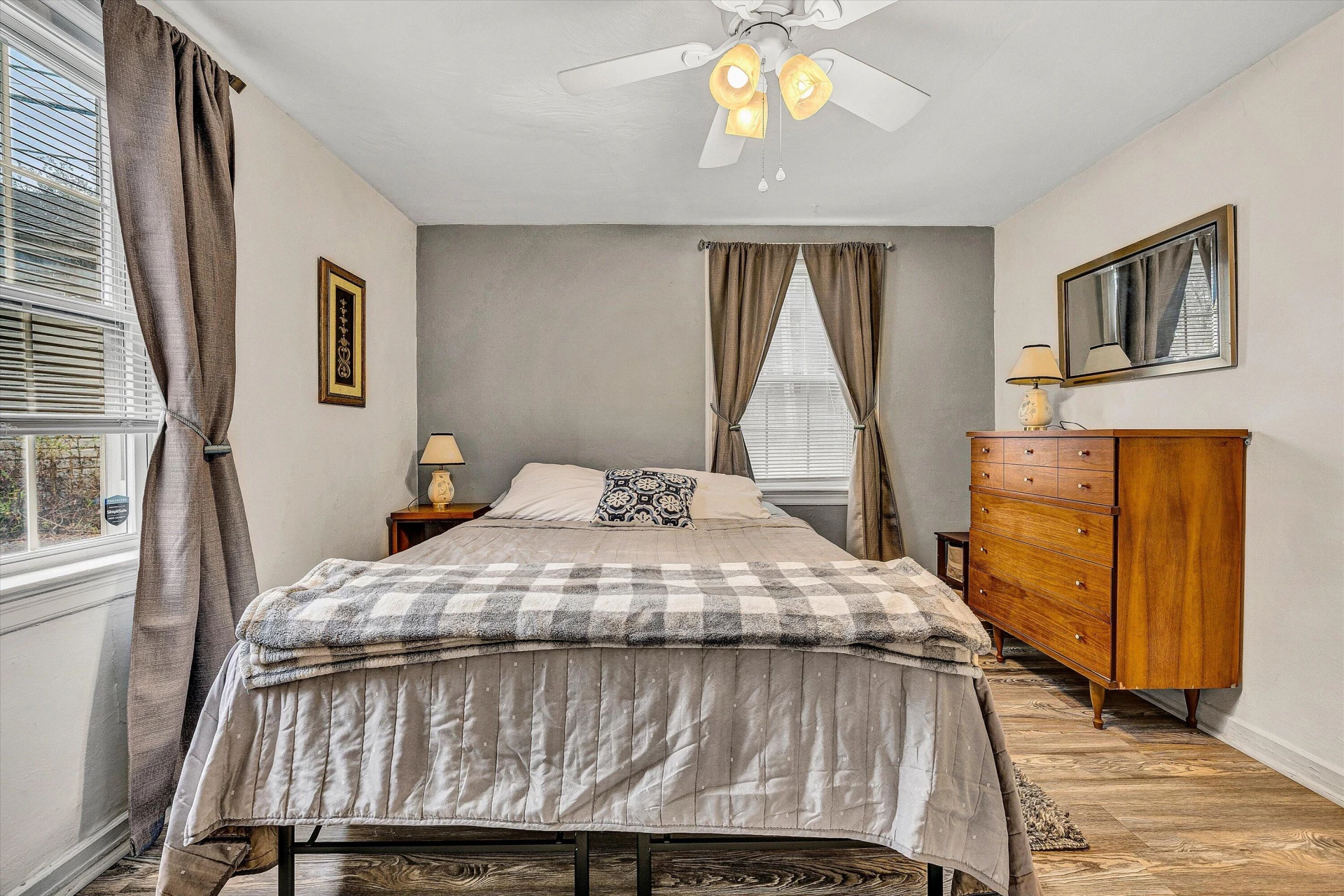 2415 Longview AVE SW #APT 2 - Photo 11