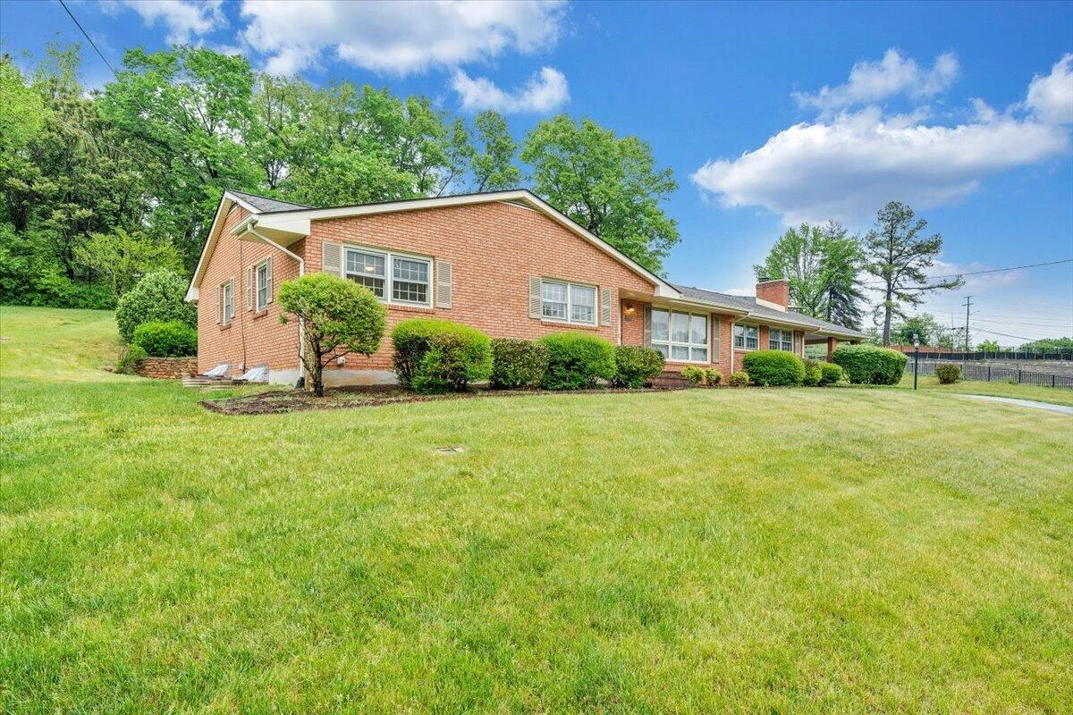 5105 Medmont CIR SW - Photo 2