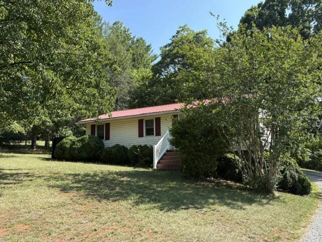 1135 Taylor Mountain RD