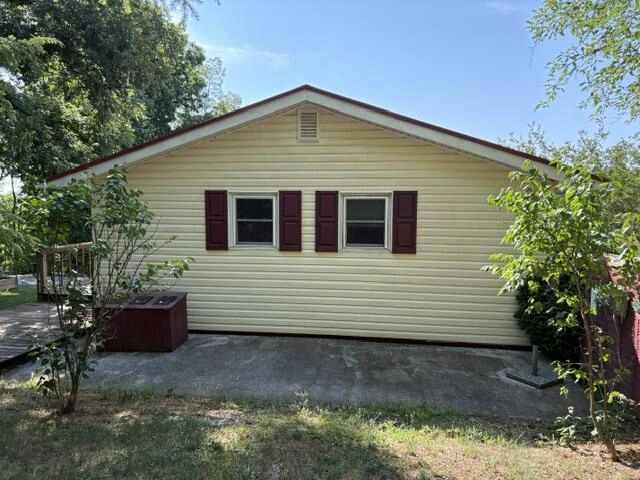1135 Taylor Mountain RD - Photo 3