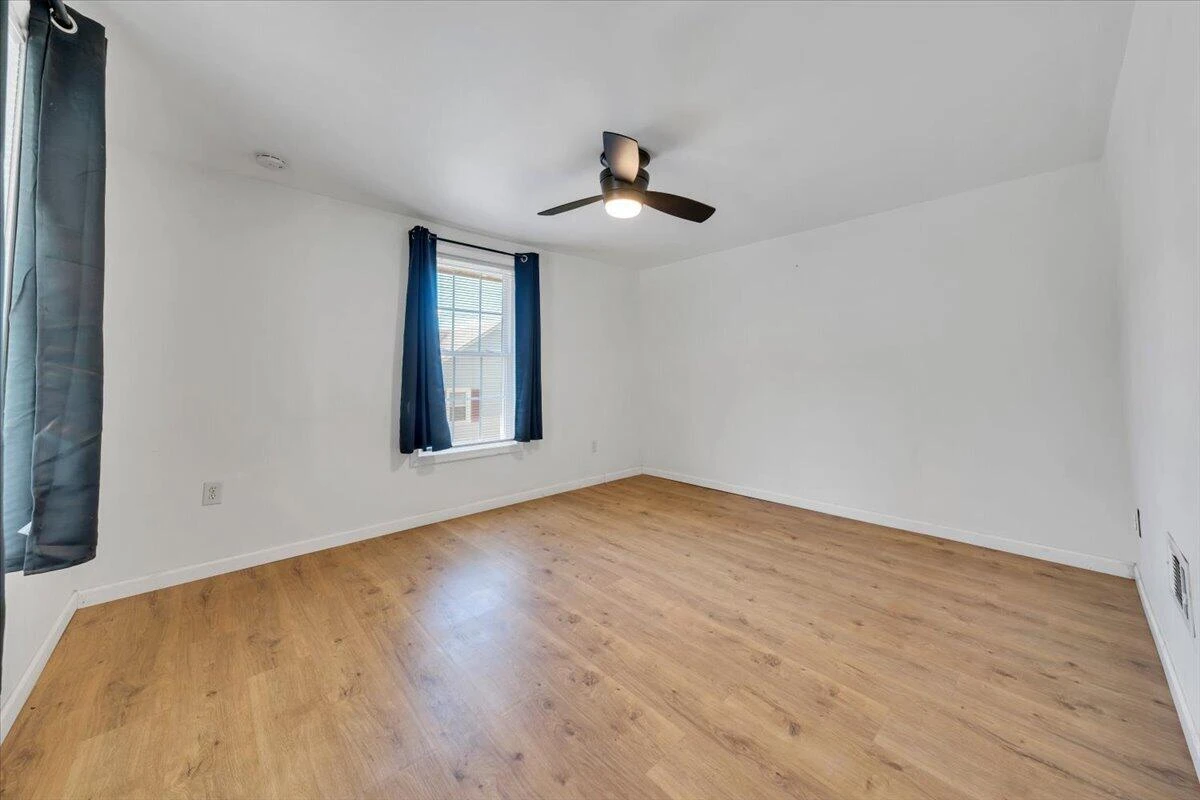 197 Bridge ST N - Photo 10