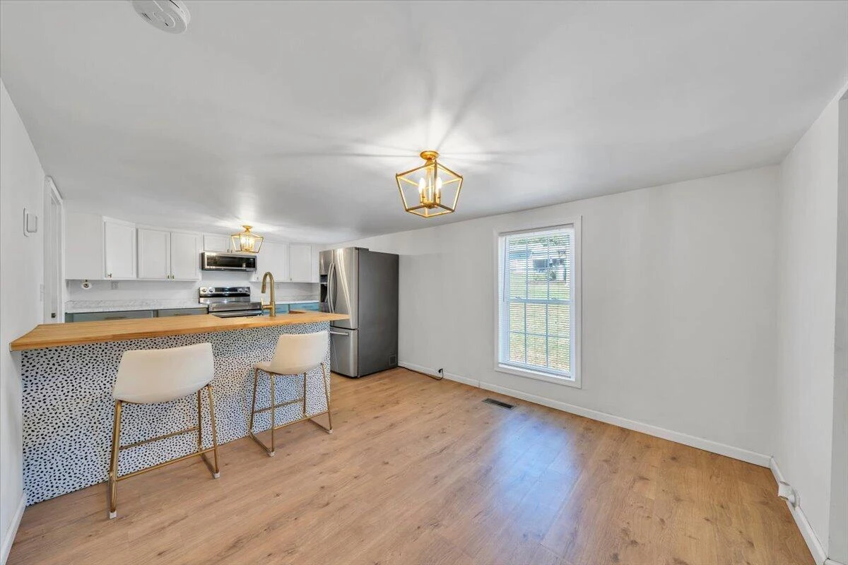 197 Bridge ST N - Photo 5