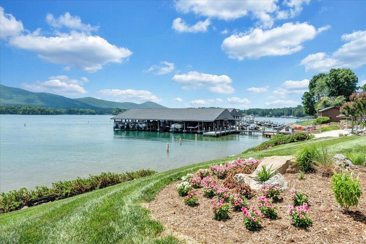 6605 Smith Mountain RD #229 - Photo 39
