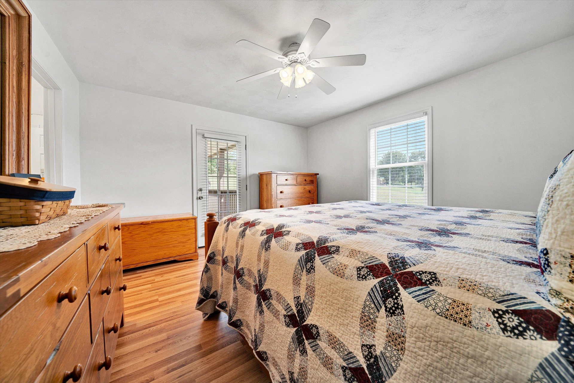 540 Harkrader ST - Photo 11
