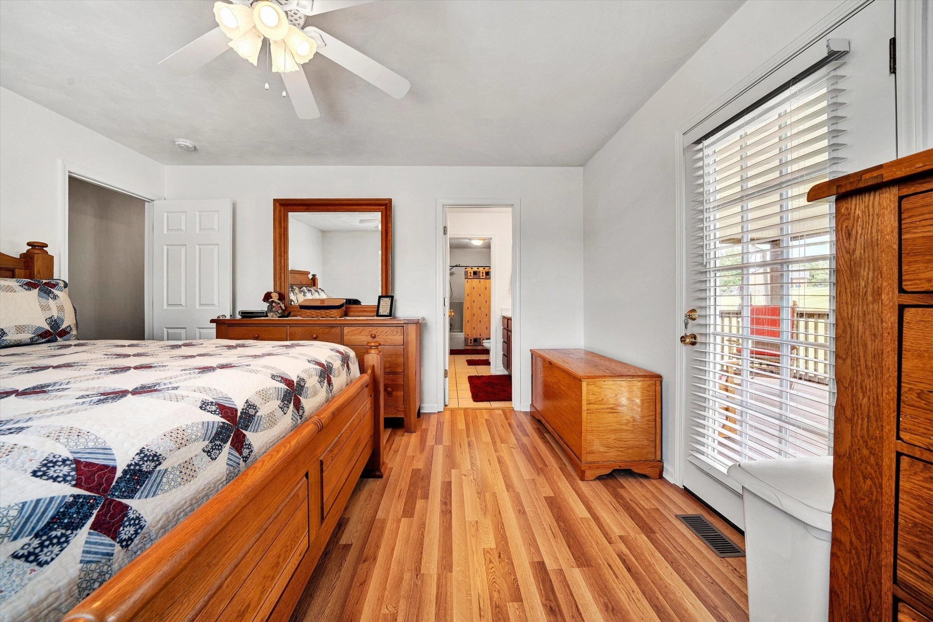 540 Harkrader ST - Photo 12
