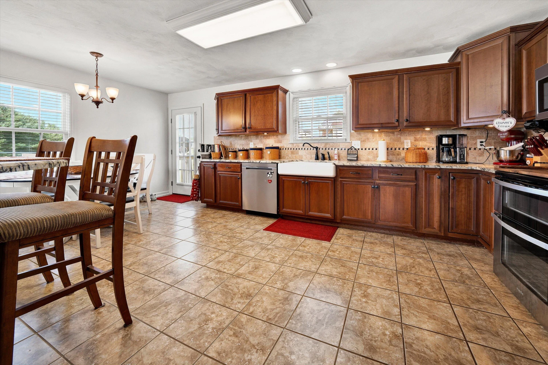 540 Harkrader ST - Photo 6