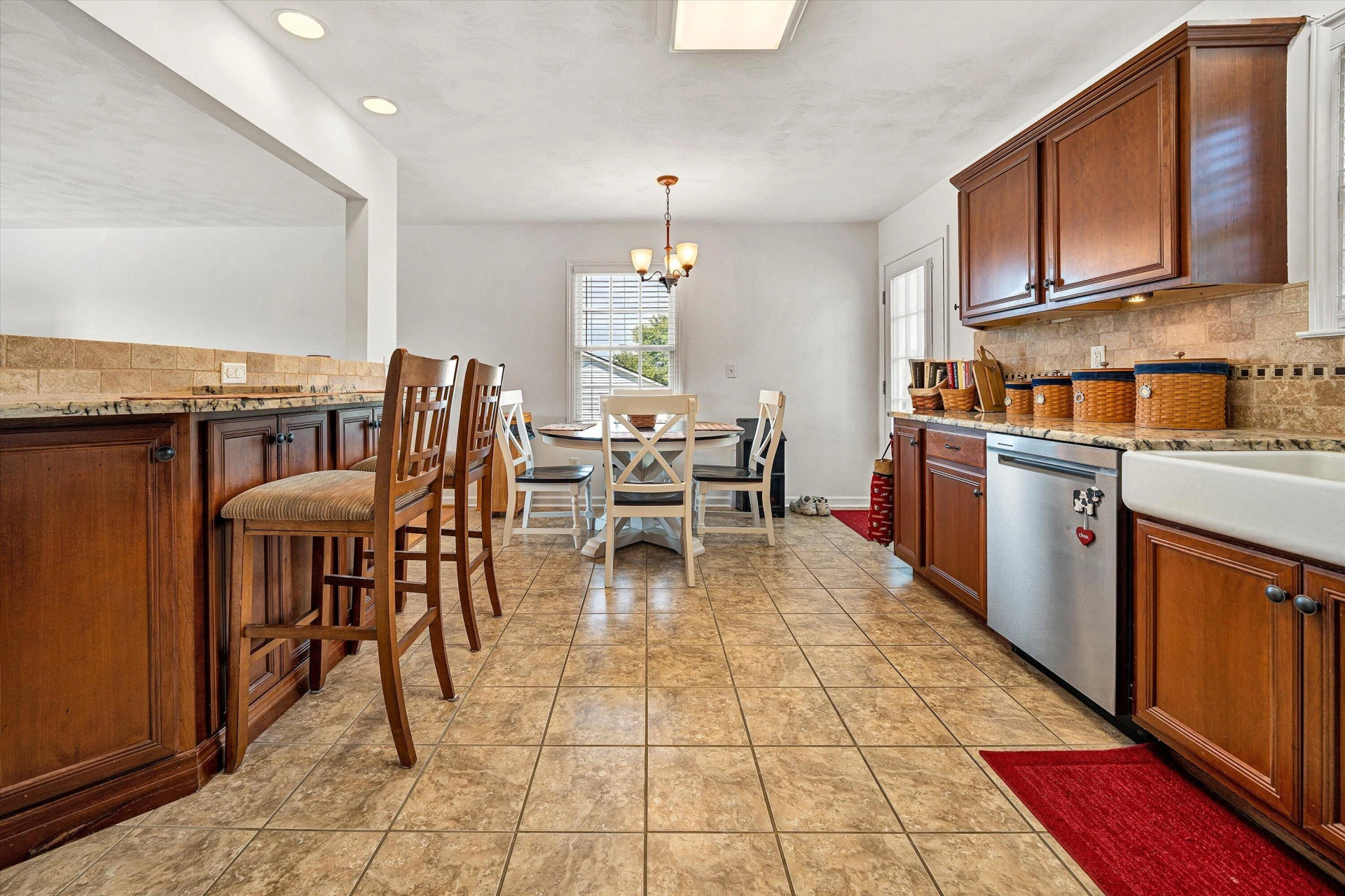 540 Harkrader ST - Photo 9