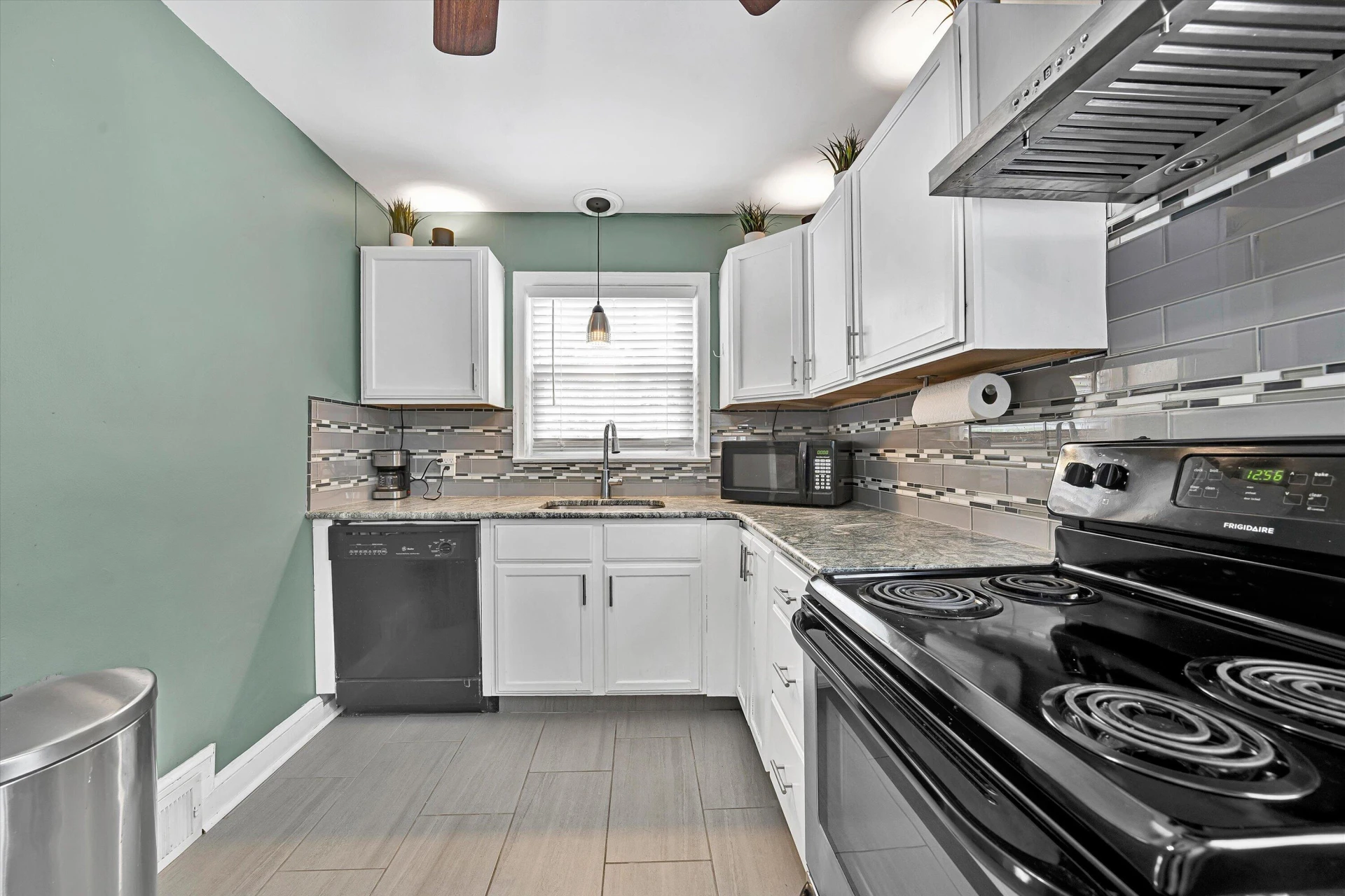 2604 Vancouver DR NW - Photo 13