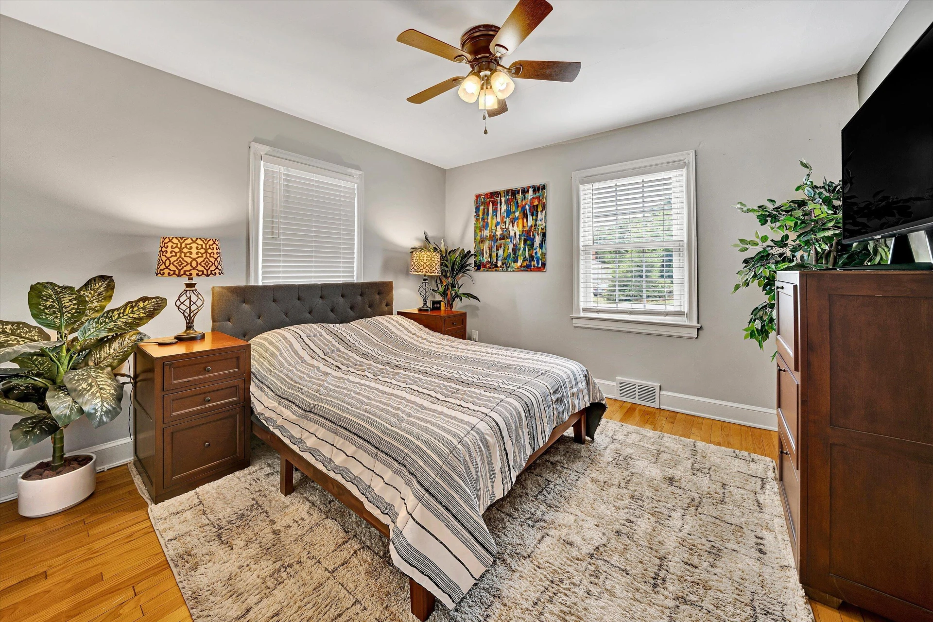 2604 Vancouver DR NW - Photo 16