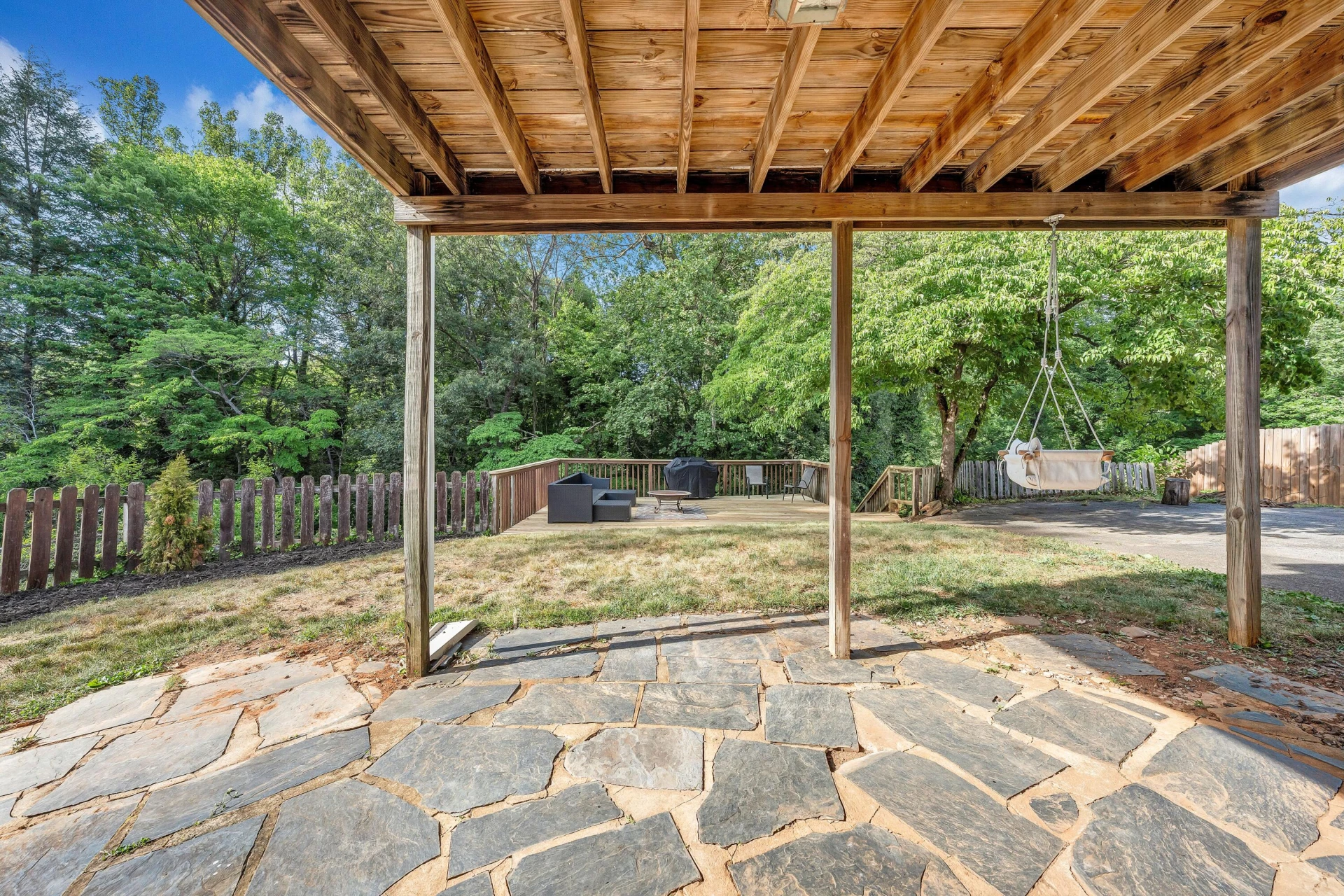 2735 Northview DR SW - Photo 33