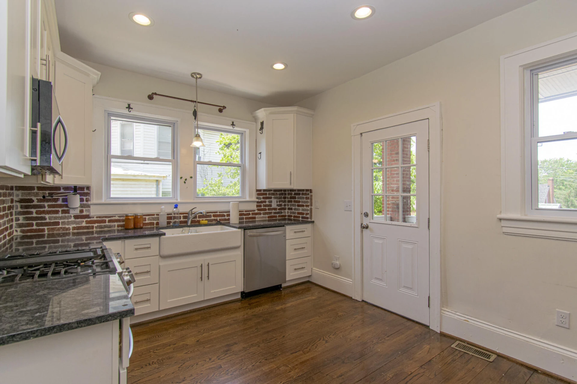 1519 Westover AVE SW - Photo 6