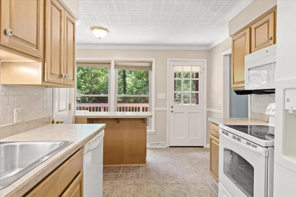 7282 Timberlane DR - Photo 10