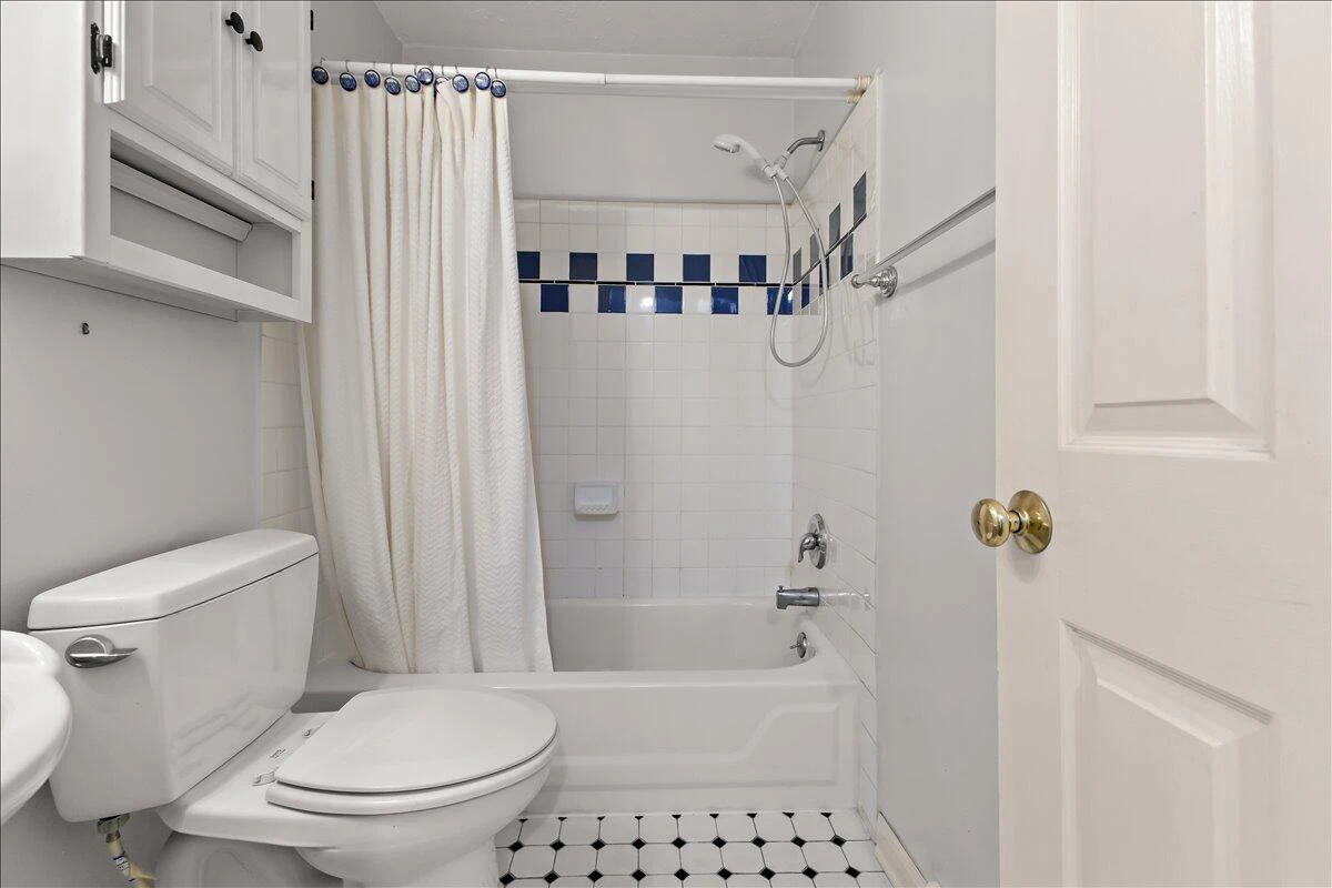 7282 Timberlane DR - Photo 14