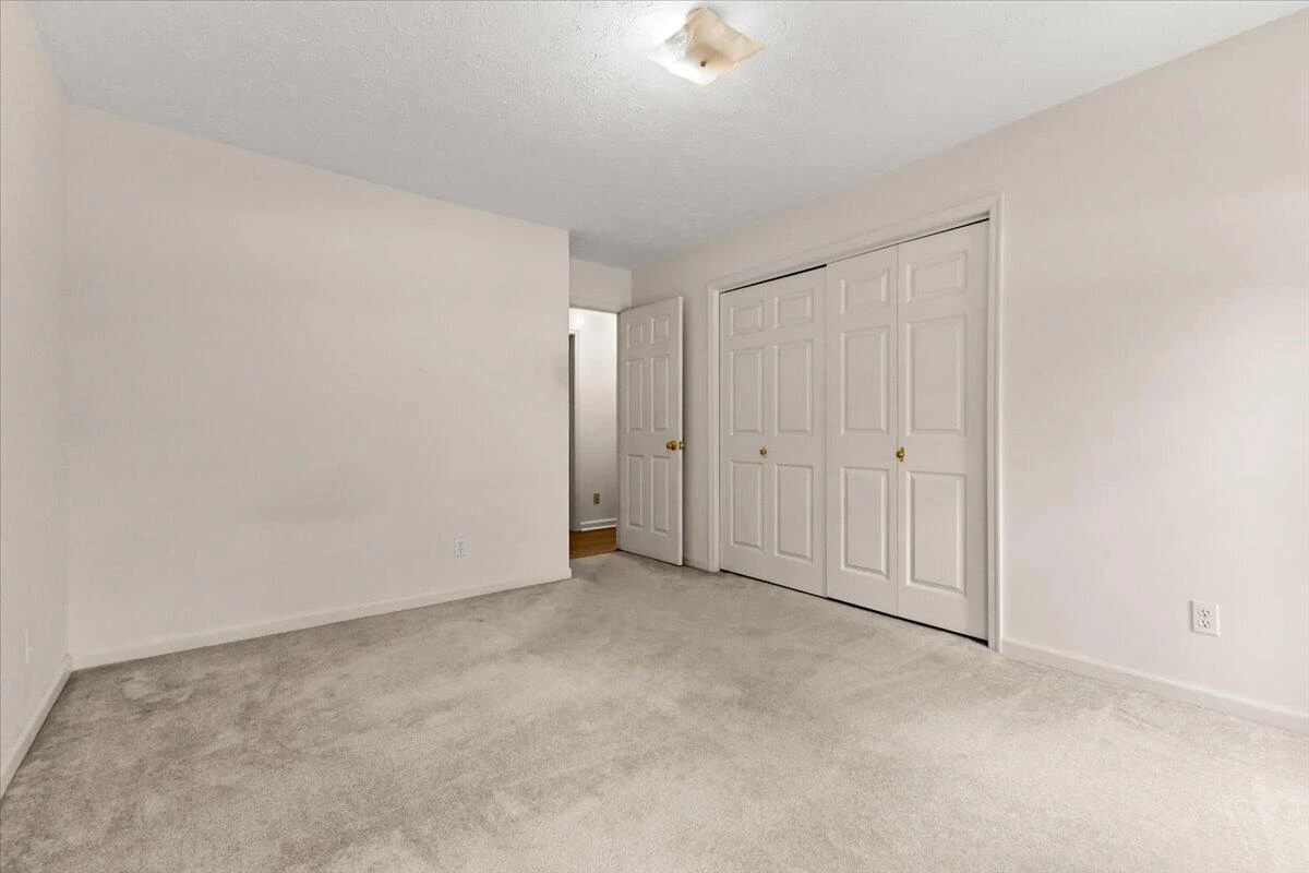 7282 Timberlane DR - Photo 16