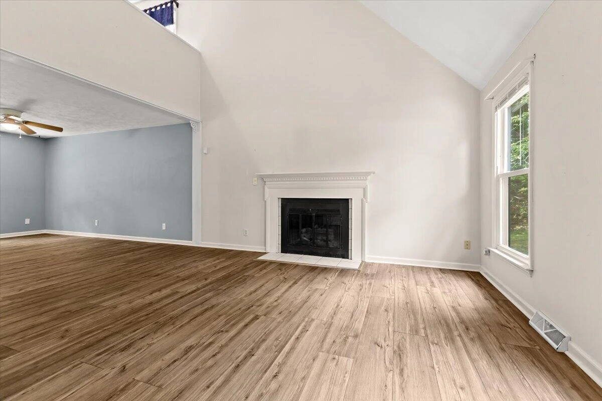 7282 Timberlane DR - Photo 4