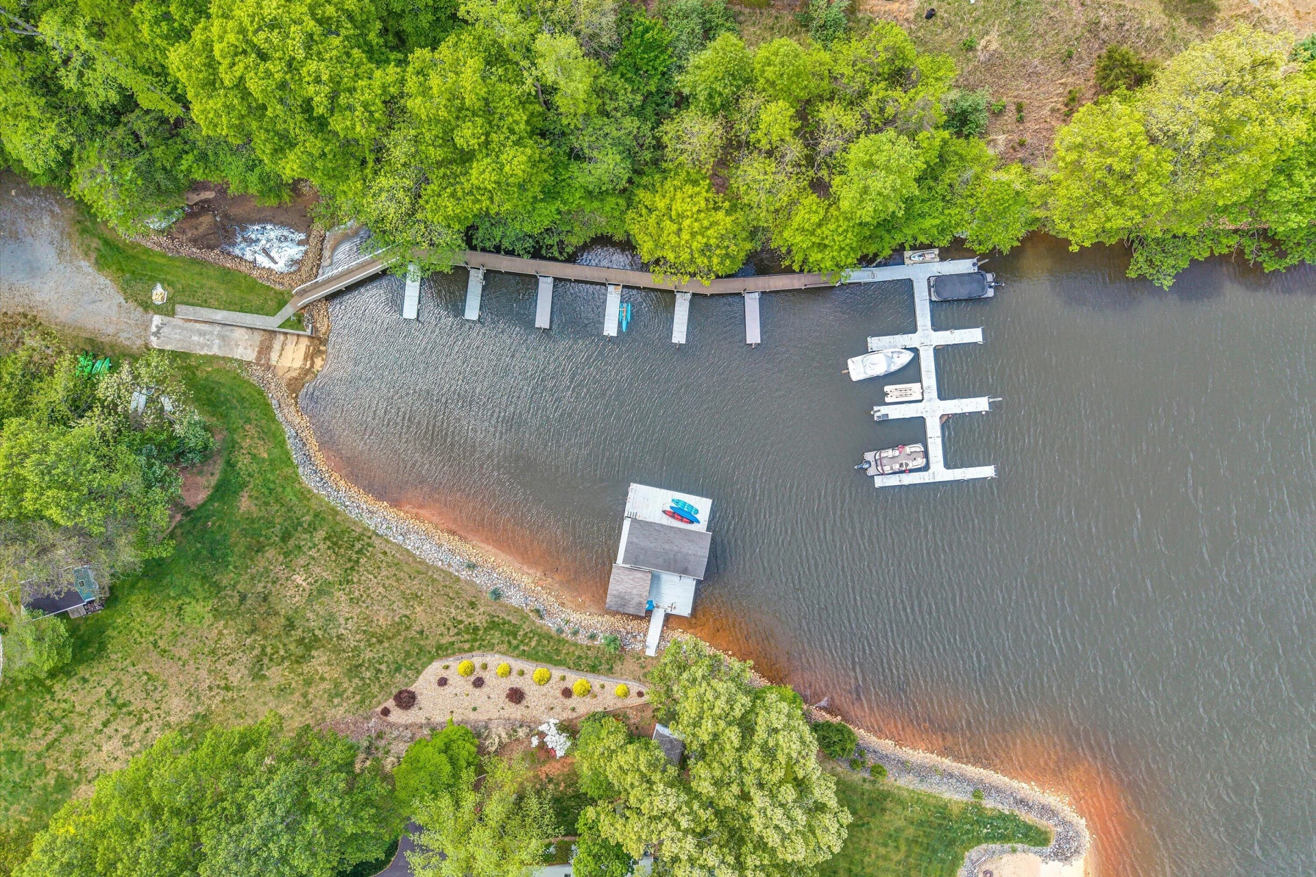 150 INDIAN POINTE DR - Photo 35