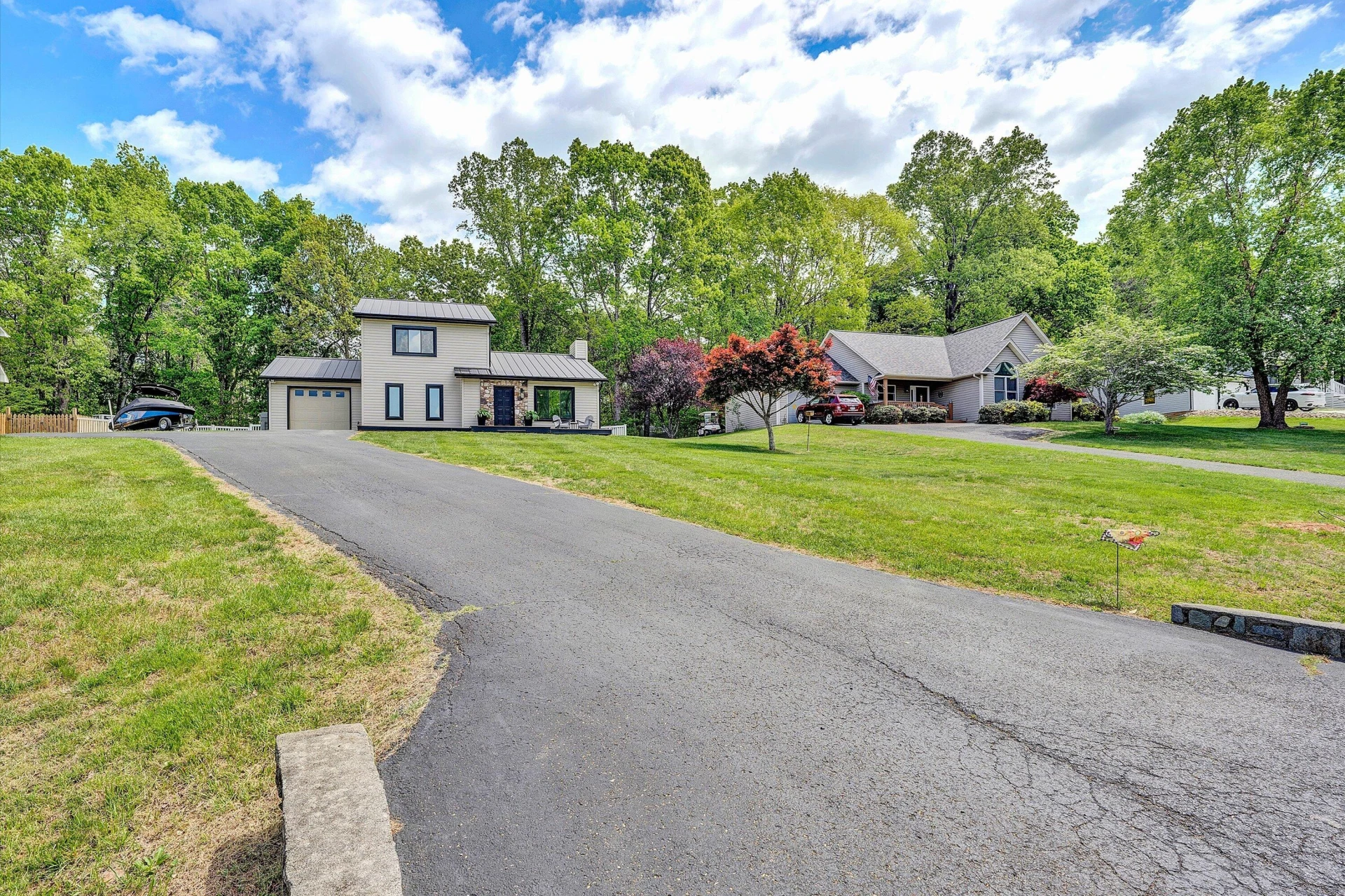 150 INDIAN POINTE DR - Photo 2