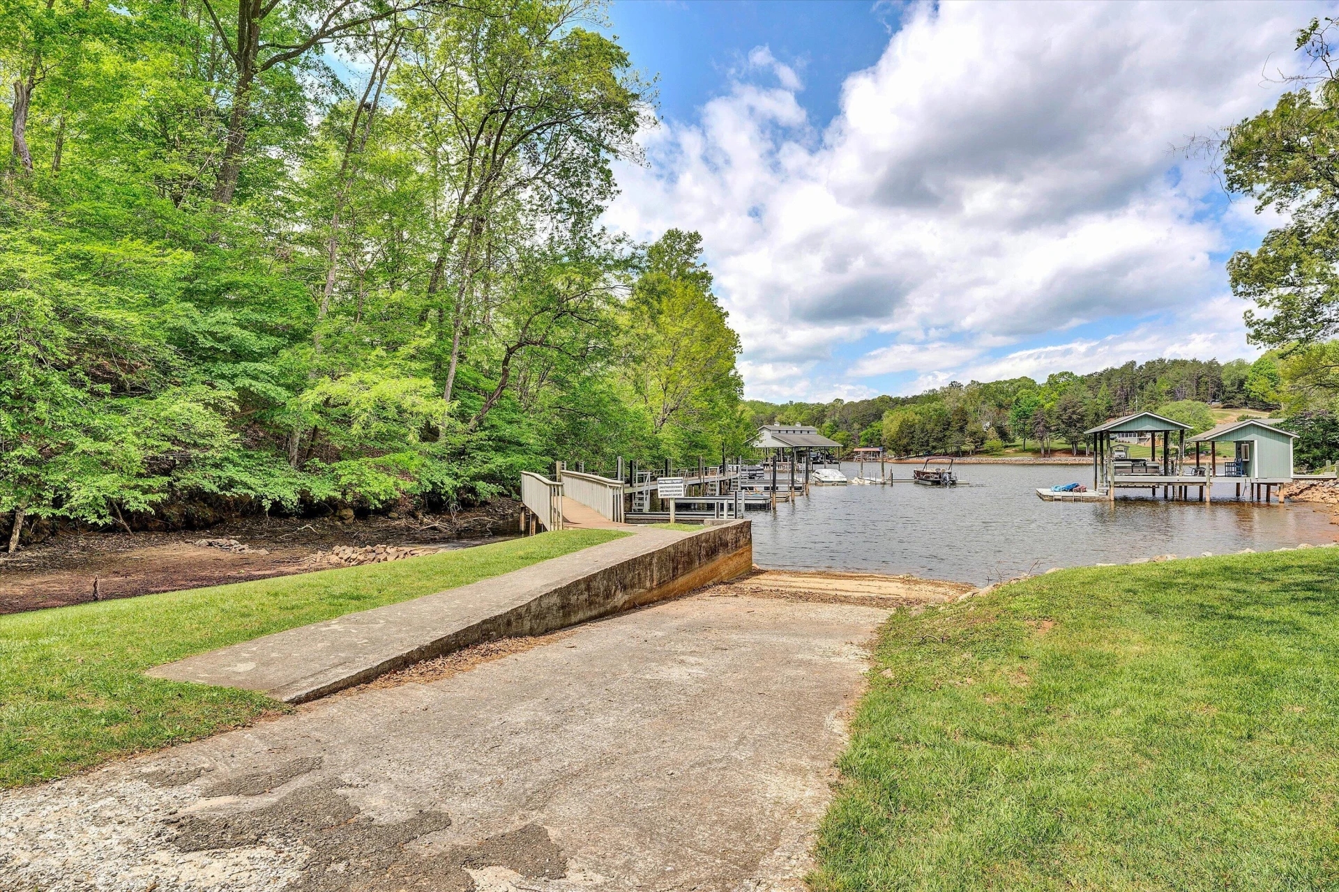 150 INDIAN POINTE DR - Photo 7