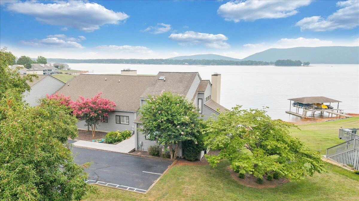 897 Ashmeade RD - Photo 2