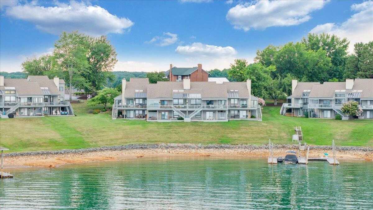 897 Ashmeade RD - Photo 4