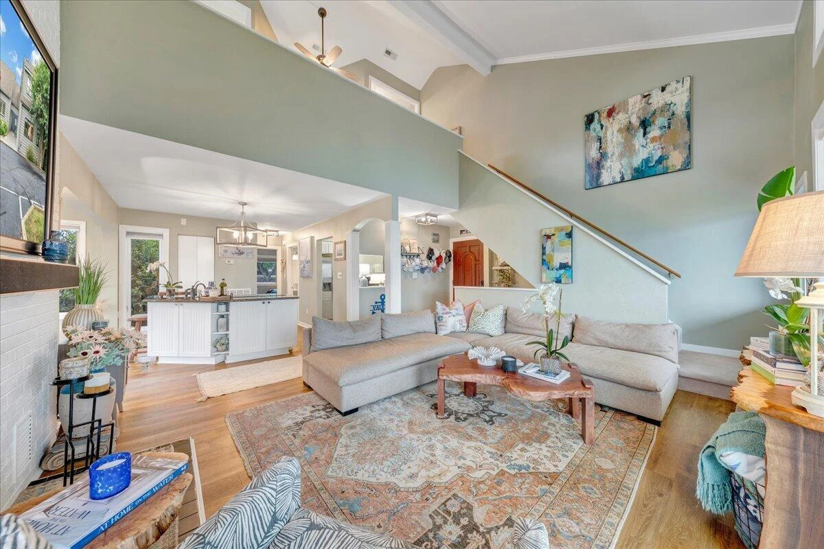 897 Ashmeade RD - Photo 32