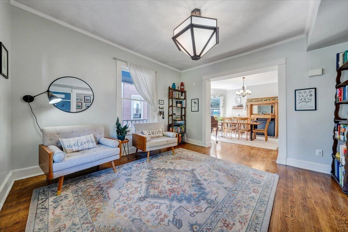 426 Woods AVE SW - Photo 2