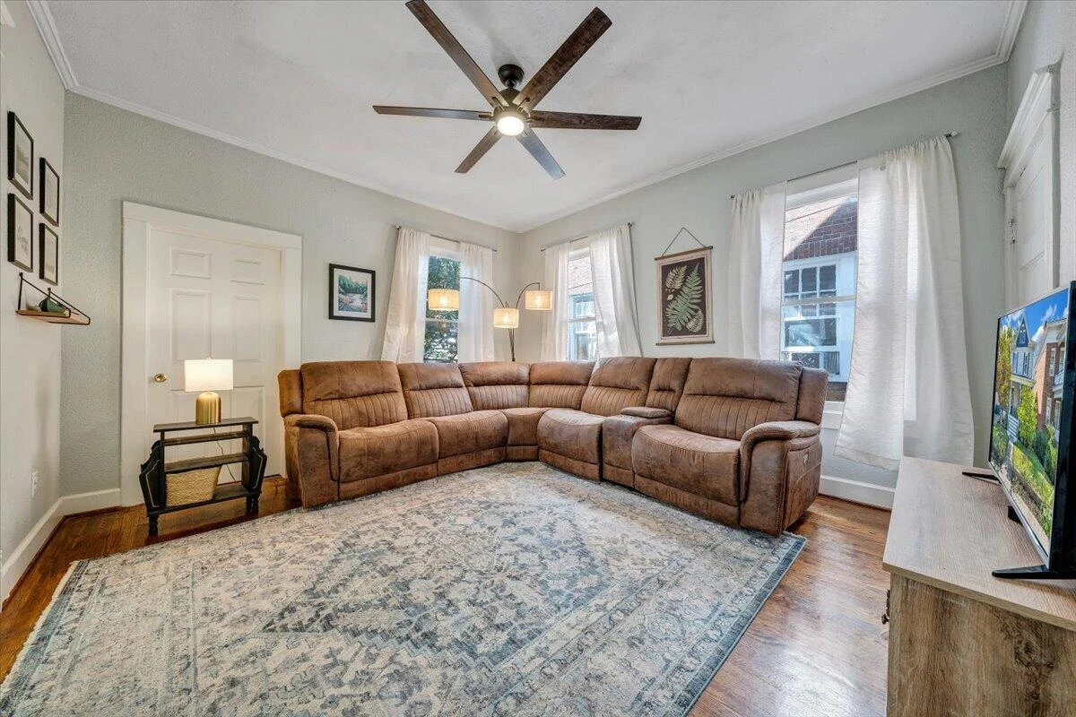 426 Woods AVE SW - Photo 8