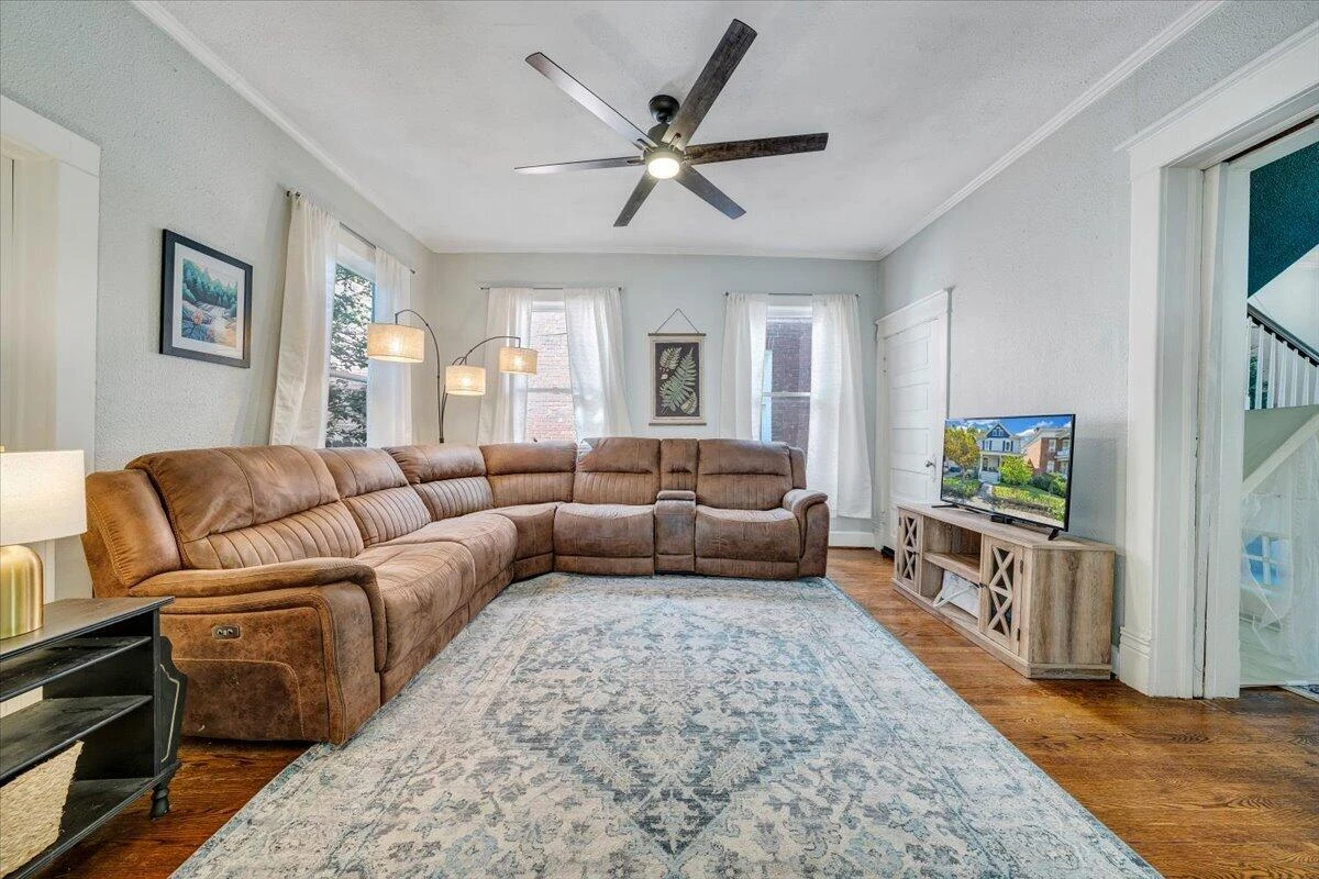 426 Woods AVE SW - Photo 9