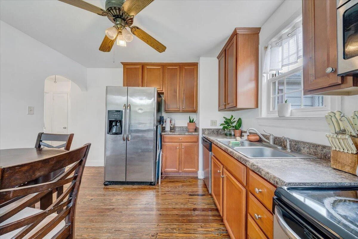 3302 Collingwood ST NE - Photo 12