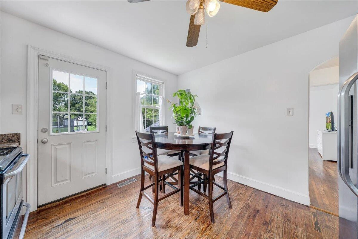 3302 Collingwood ST NE - Photo 13