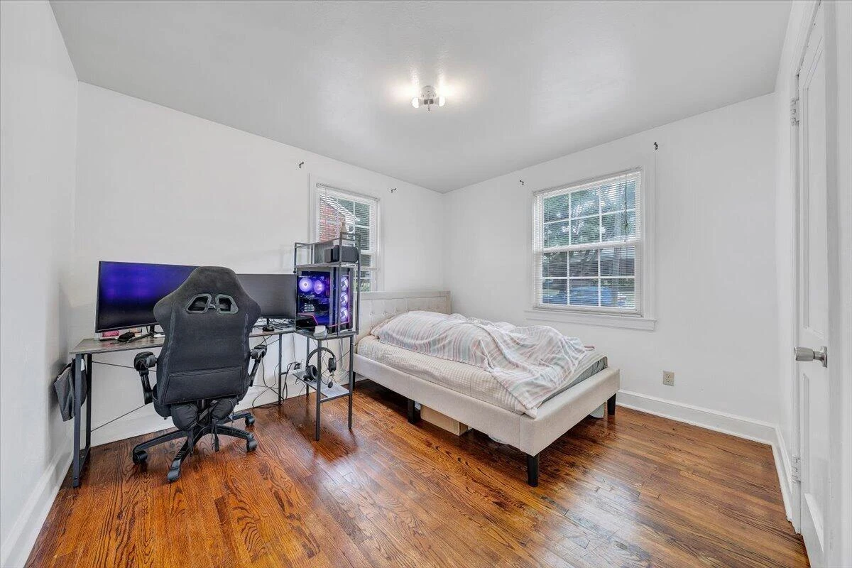 3302 Collingwood ST NE - Photo 16
