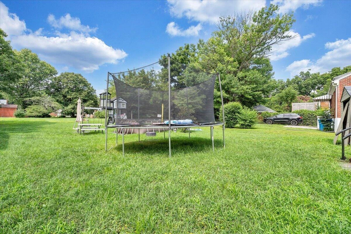 3302 Collingwood ST NE - Photo 20