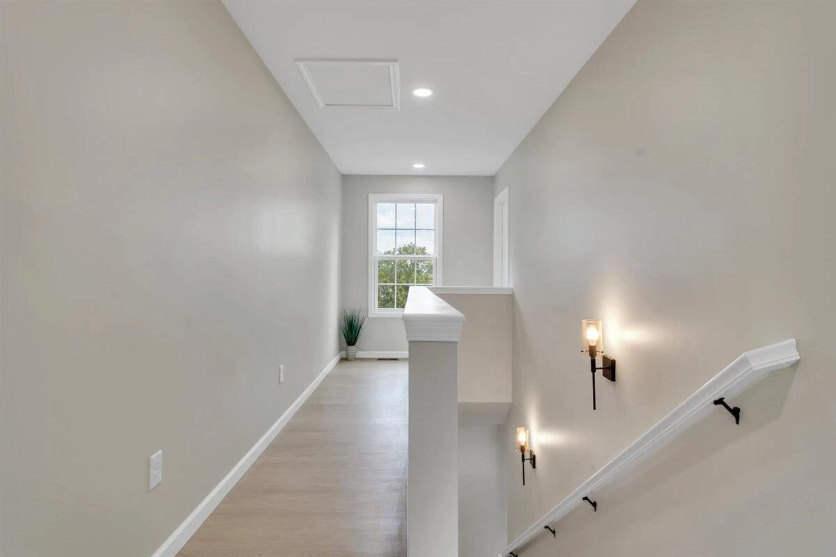 824 Commander DR - Photo 21