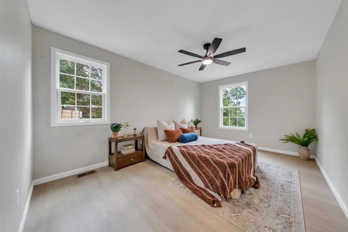 824 Commander DR - Photo 22