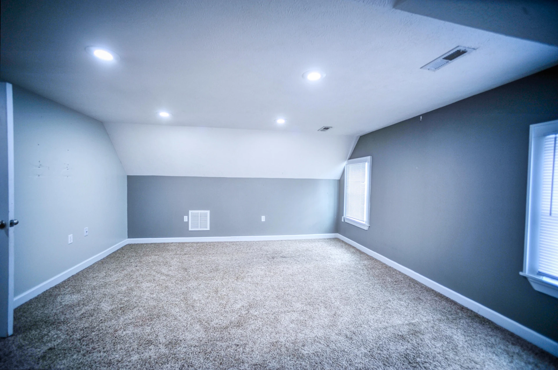909 Acacia AVE - Photo 11