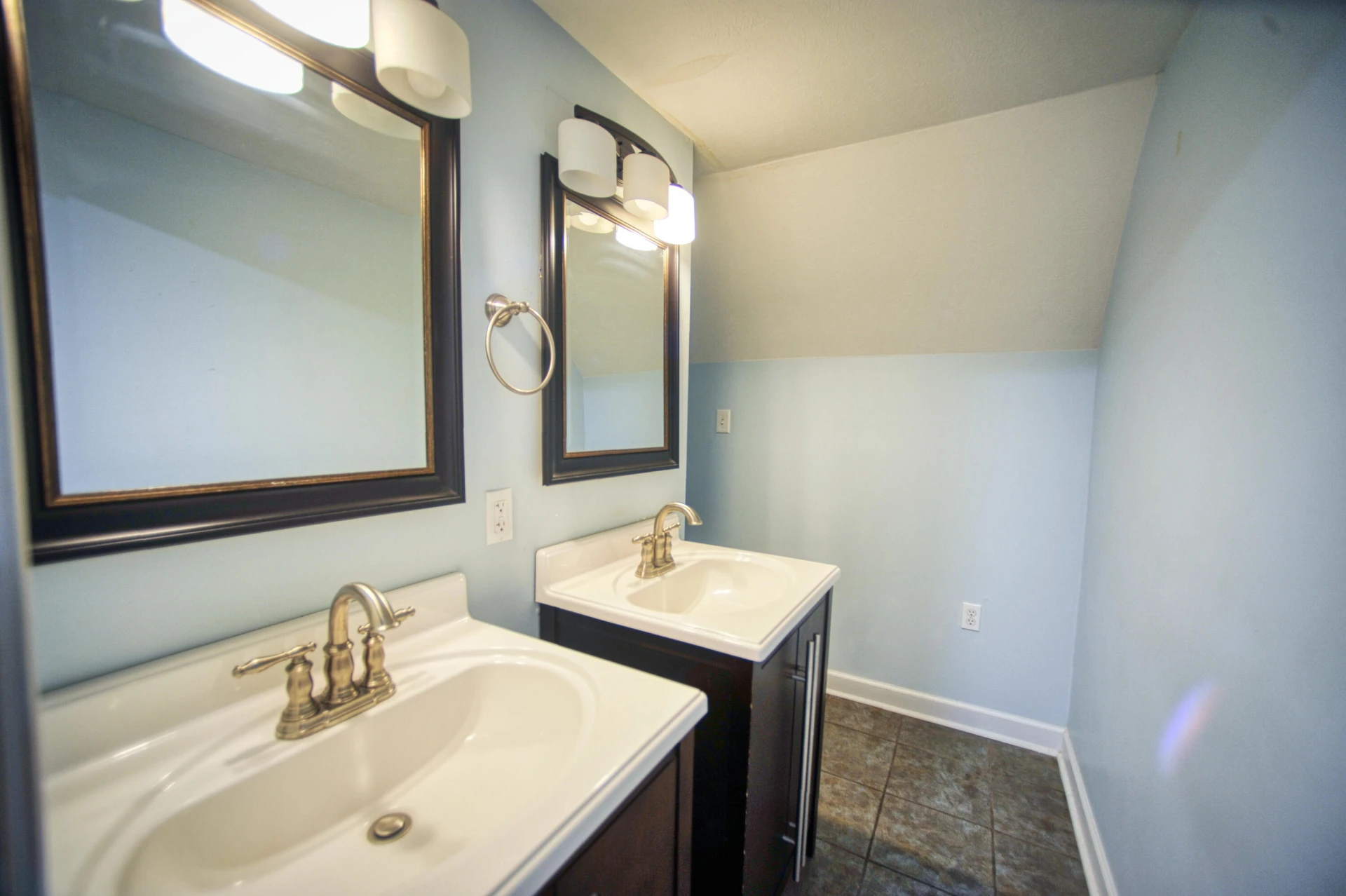 909 Acacia AVE - Photo 13