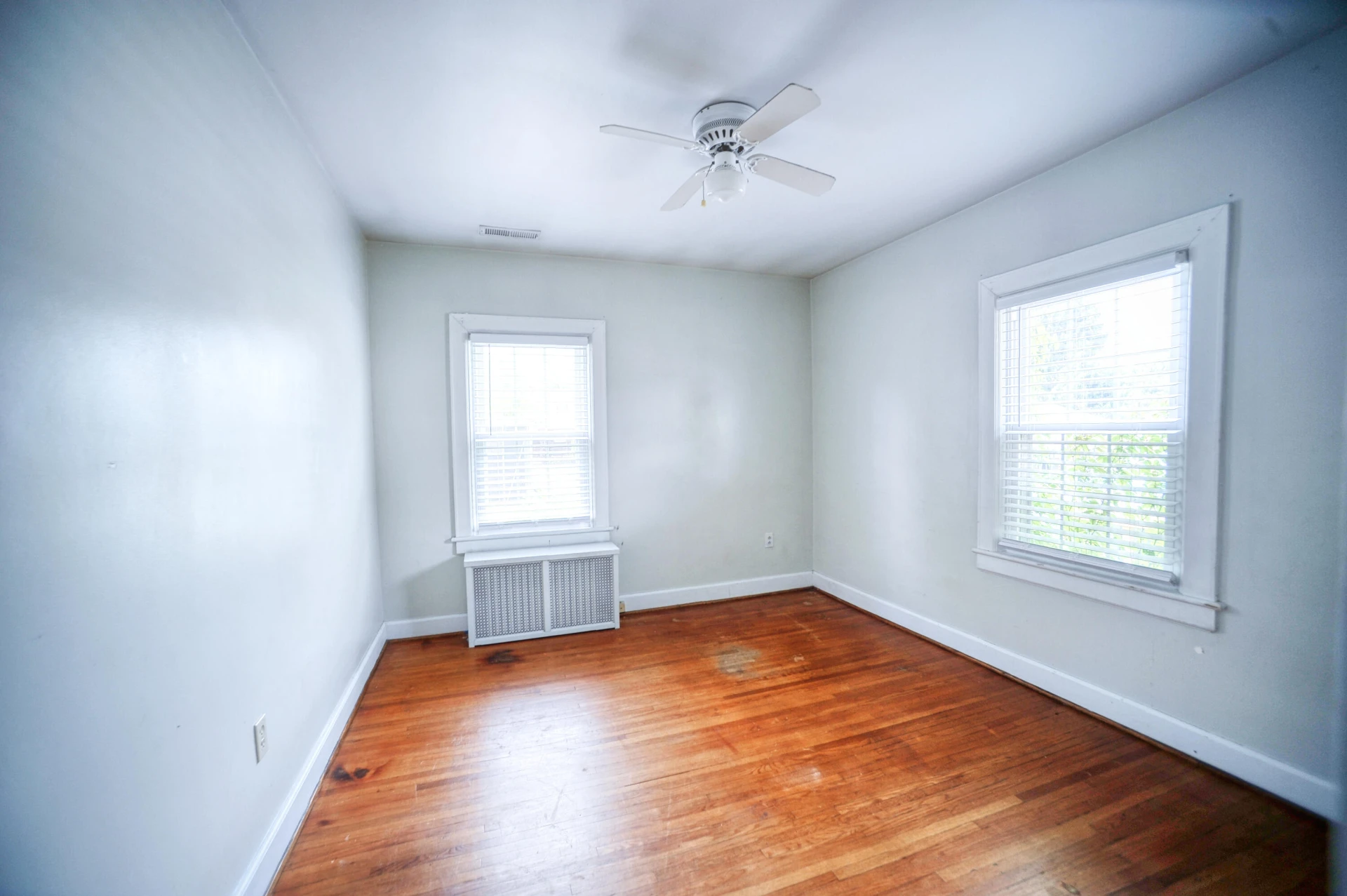 909 Acacia AVE - Photo 7