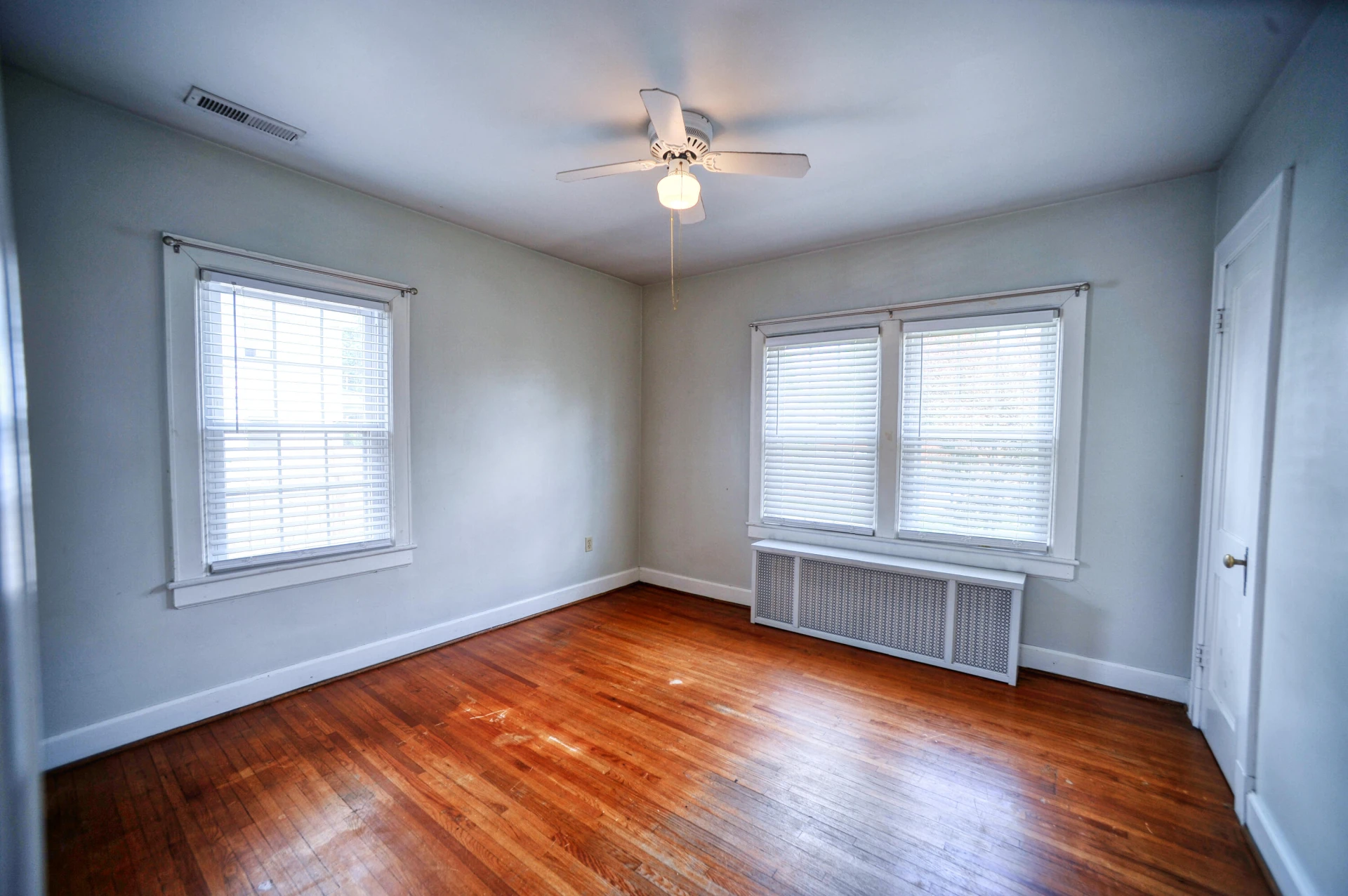 909 Acacia AVE - Photo 8