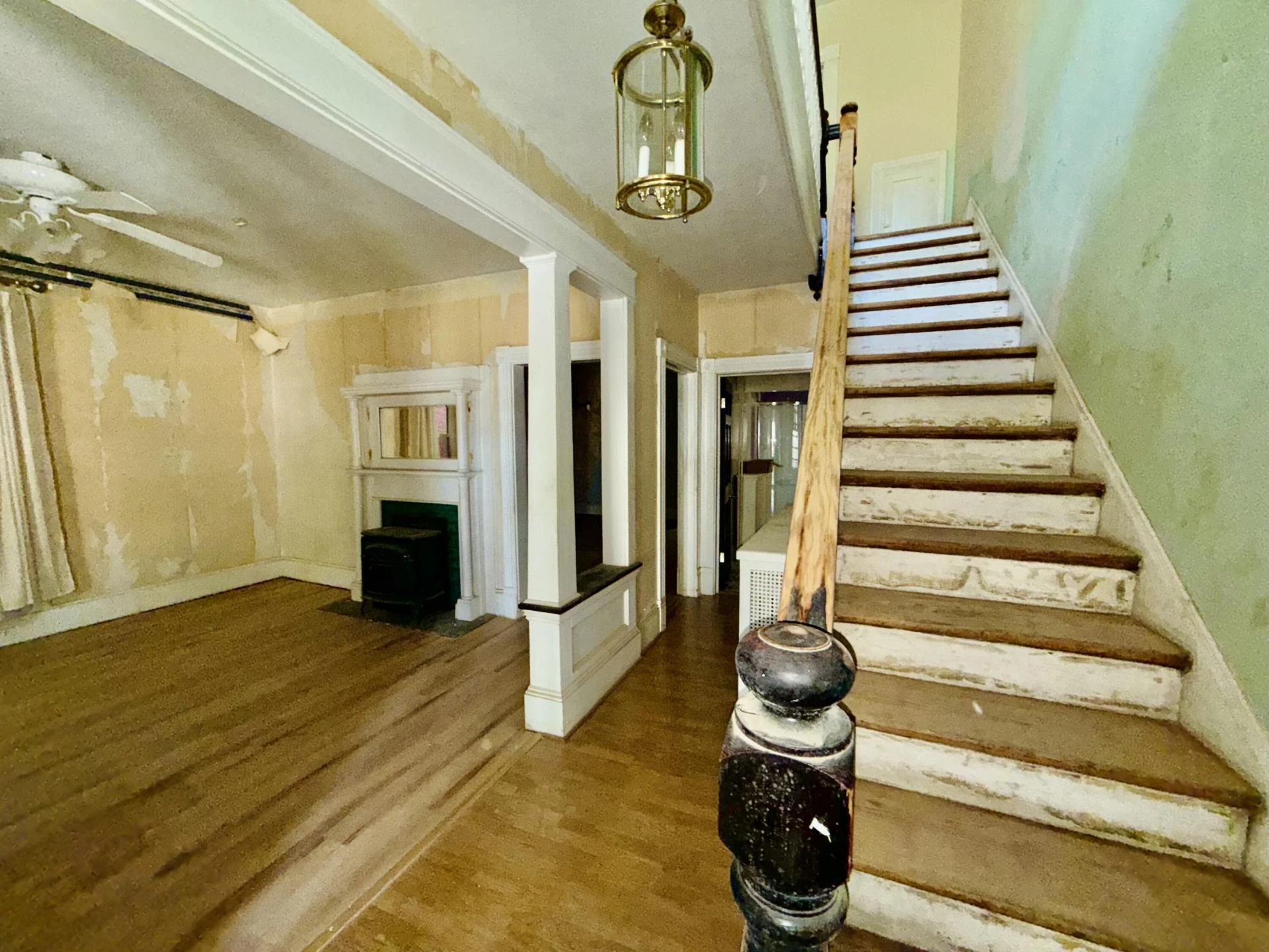 403 Pine ST - Photo 3